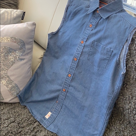 Short sleeve button down (Only) - Picture 4 of 6